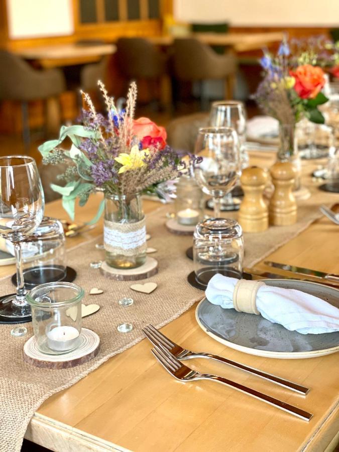 Hotel & Restaurant Gruener Baum Merzhausen Екстер'єр фото